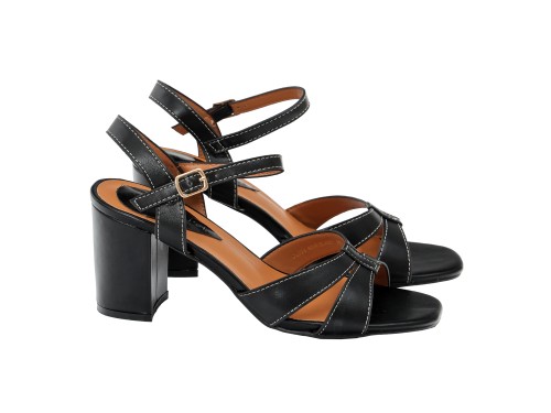 Sandali con cinturino regolabile e tacco largo