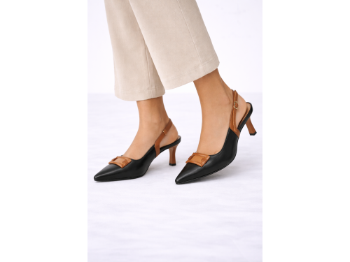 Decolletè con cinturino regolabile - tacco 8,5 cm