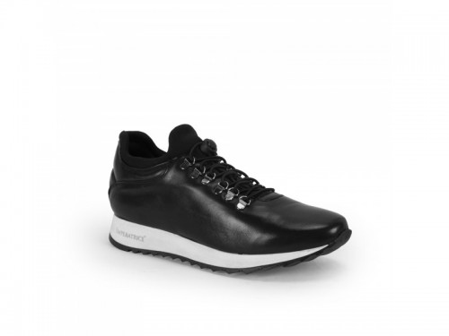 Sneakers in vera pelle crust con lacci elastici nero