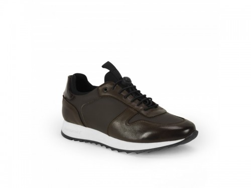 Sneakers in vera pelle crust e tessuto gommato con lacci elastici testa di moro