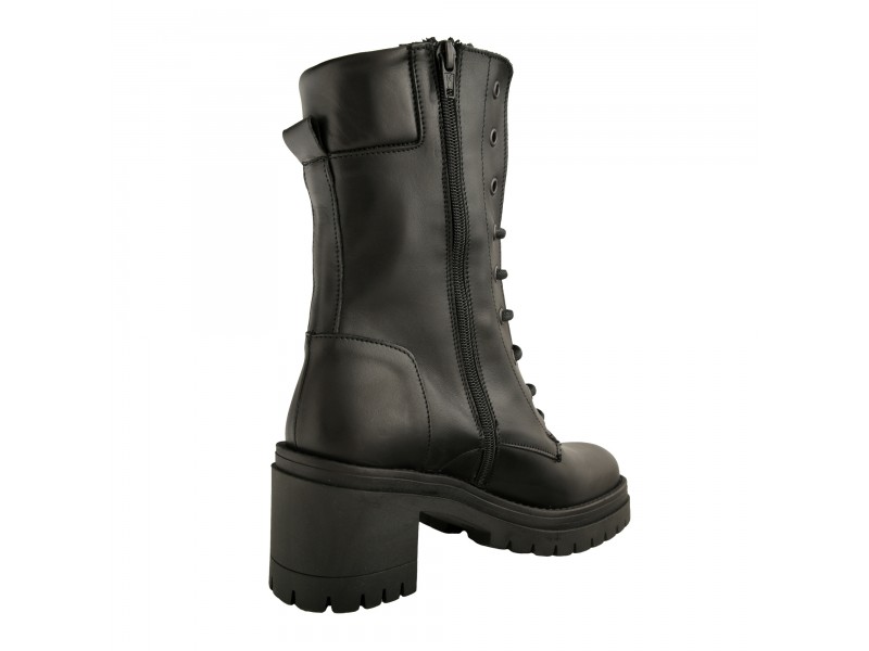 stivaletti stringati in pelle